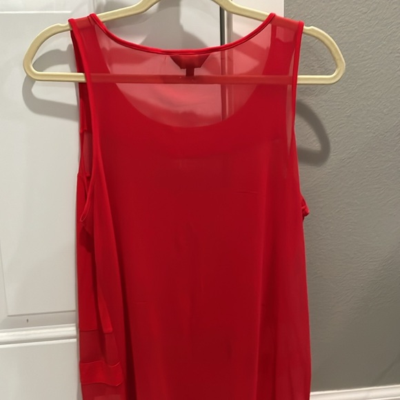 Sheer and solid sleeveless red top - Picture 3 of 3